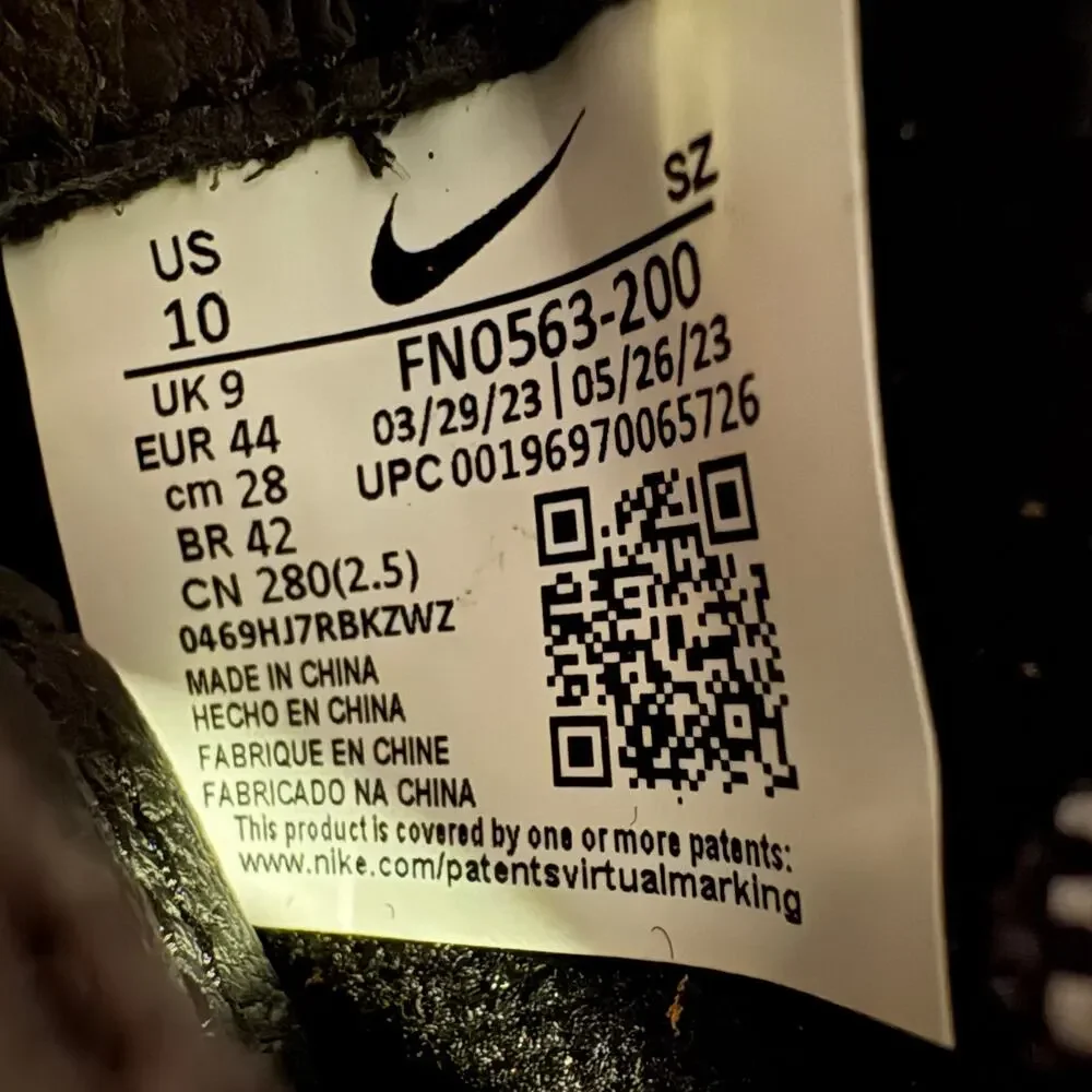 Nike sacai magmascape